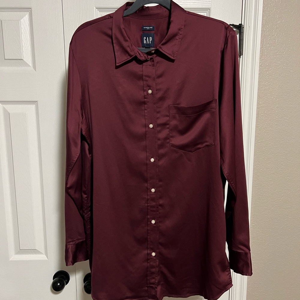 GAP Women’s Burgundy Shirt
